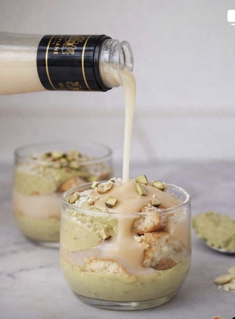 Postre con Tres Plumas